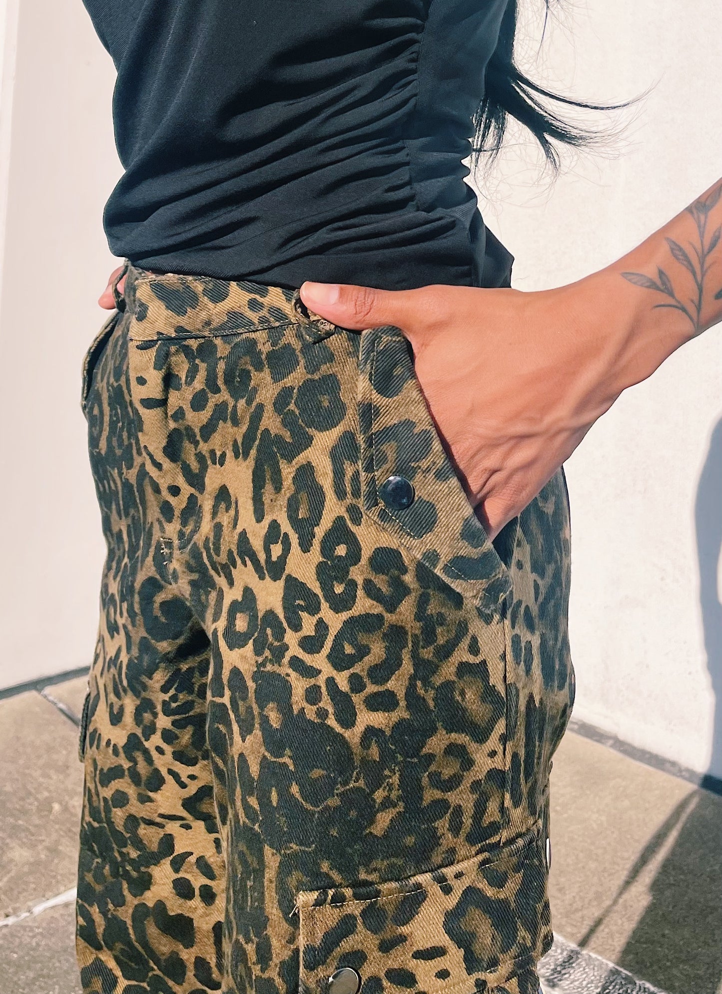 Chic Leopard Cargo Pants